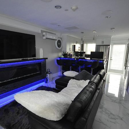 Апартаменты Beautiful Bright 3 Bed Townhouse Ванкувер Экстерьер фото