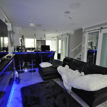 Апартаменты Beautiful Bright 3 Bed Townhouse Ванкувер Экстерьер фото