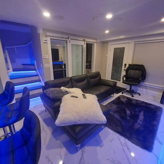 Апартаменты Beautiful Bright 3 Bed Townhouse Ванкувер Экстерьер фото
