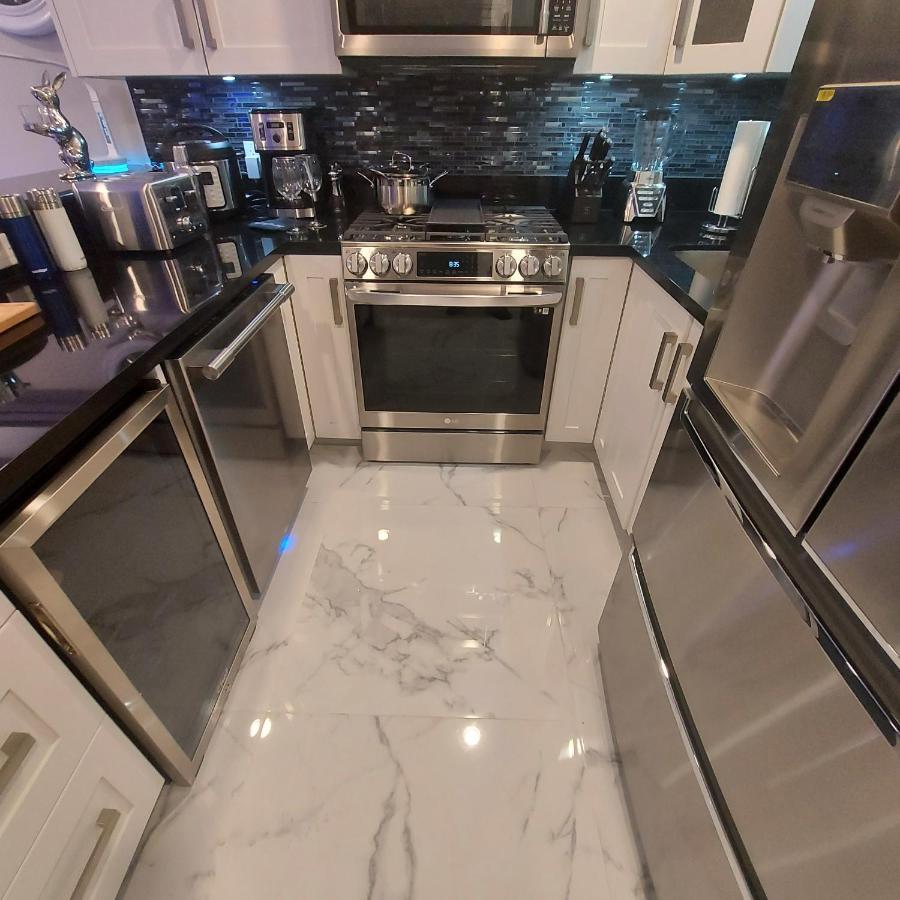 Апартаменты Beautiful Bright 3 Bed Townhouse Ванкувер Экстерьер фото