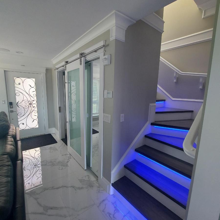 Апартаменты Beautiful Bright 3 Bed Townhouse Ванкувер Экстерьер фото