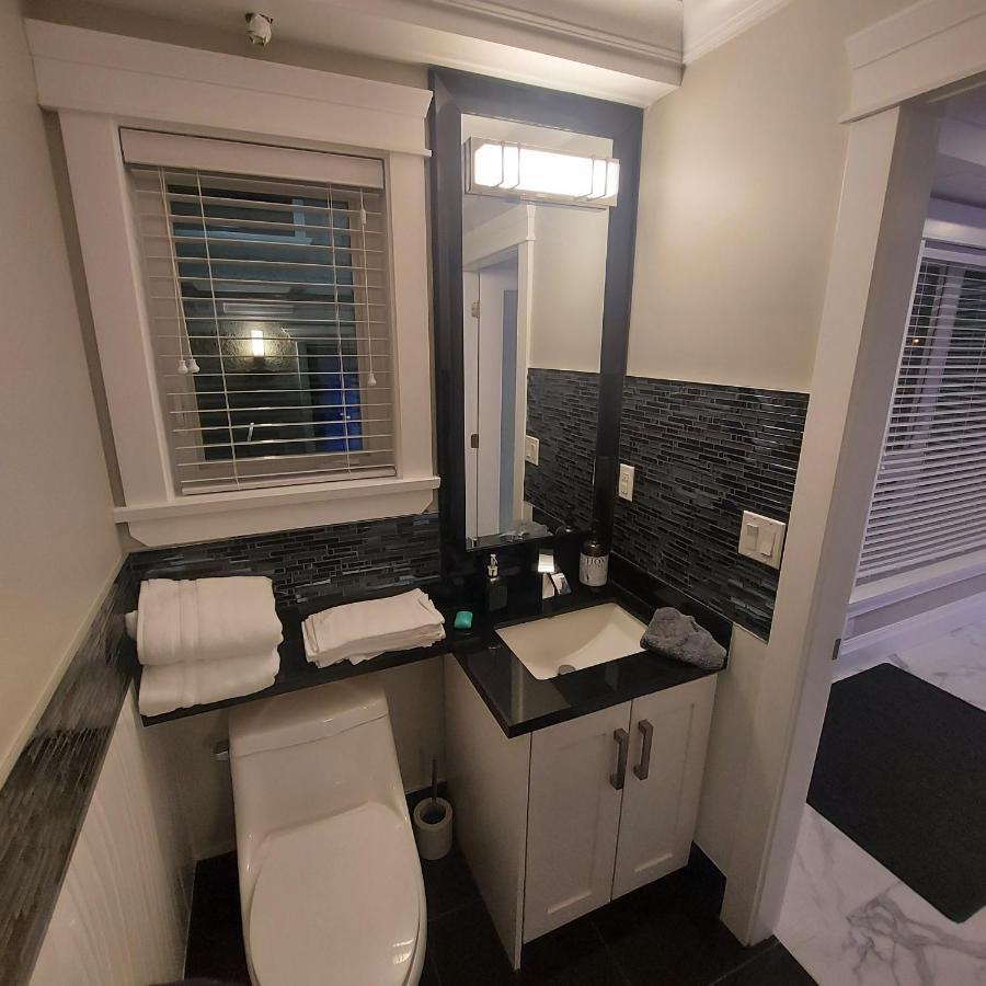Апартаменты Beautiful Bright 3 Bed Townhouse Ванкувер Экстерьер фото