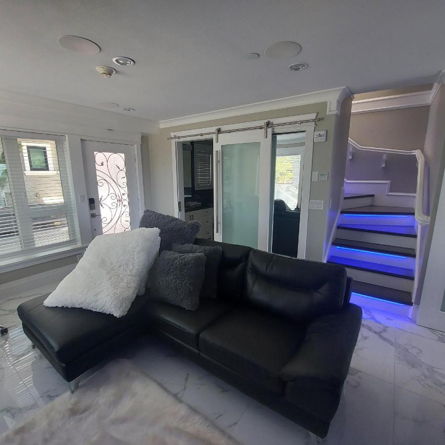 Апартаменты Beautiful Bright 3 Bed Townhouse Ванкувер Экстерьер фото