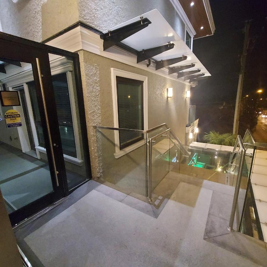 Апартаменты Beautiful Bright 3 Bed Townhouse Ванкувер Экстерьер фото
